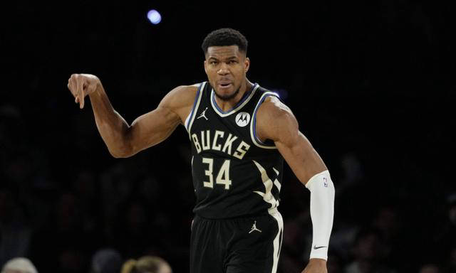 骑士轻取湖人，字母哥状态火热