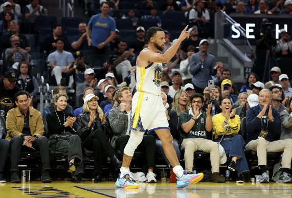 辽宁队力克新疆队，库里带队取胜的简单介绍