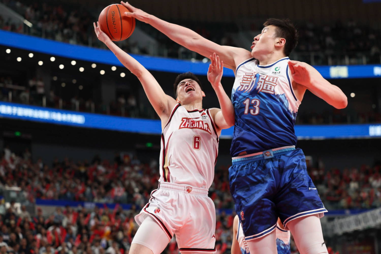 辽宁队力克新疆队，库里带队取胜的简单介绍