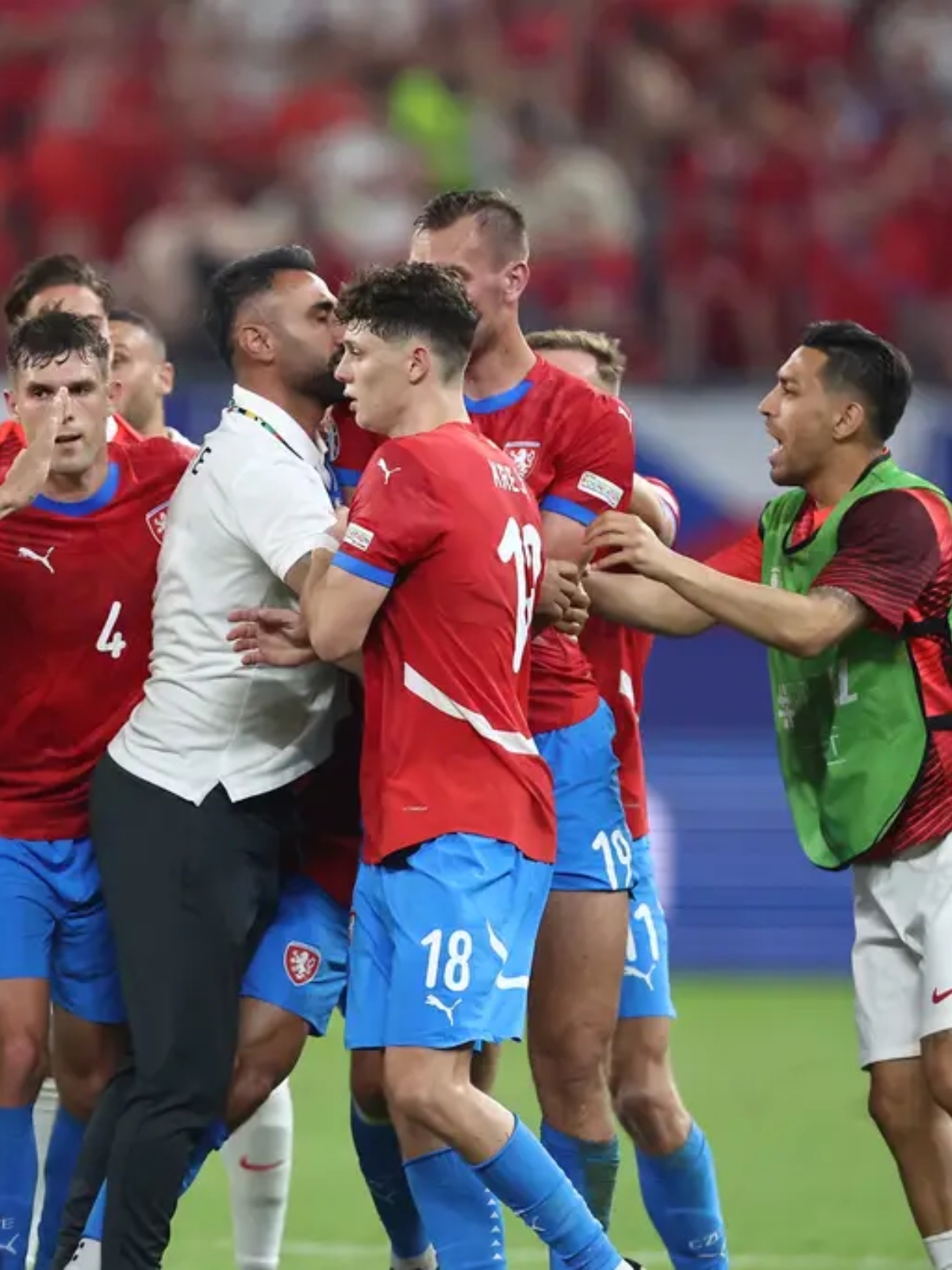 瑞士胜出罗马尼亚，实现晋级欧洲杯八强的简单介绍