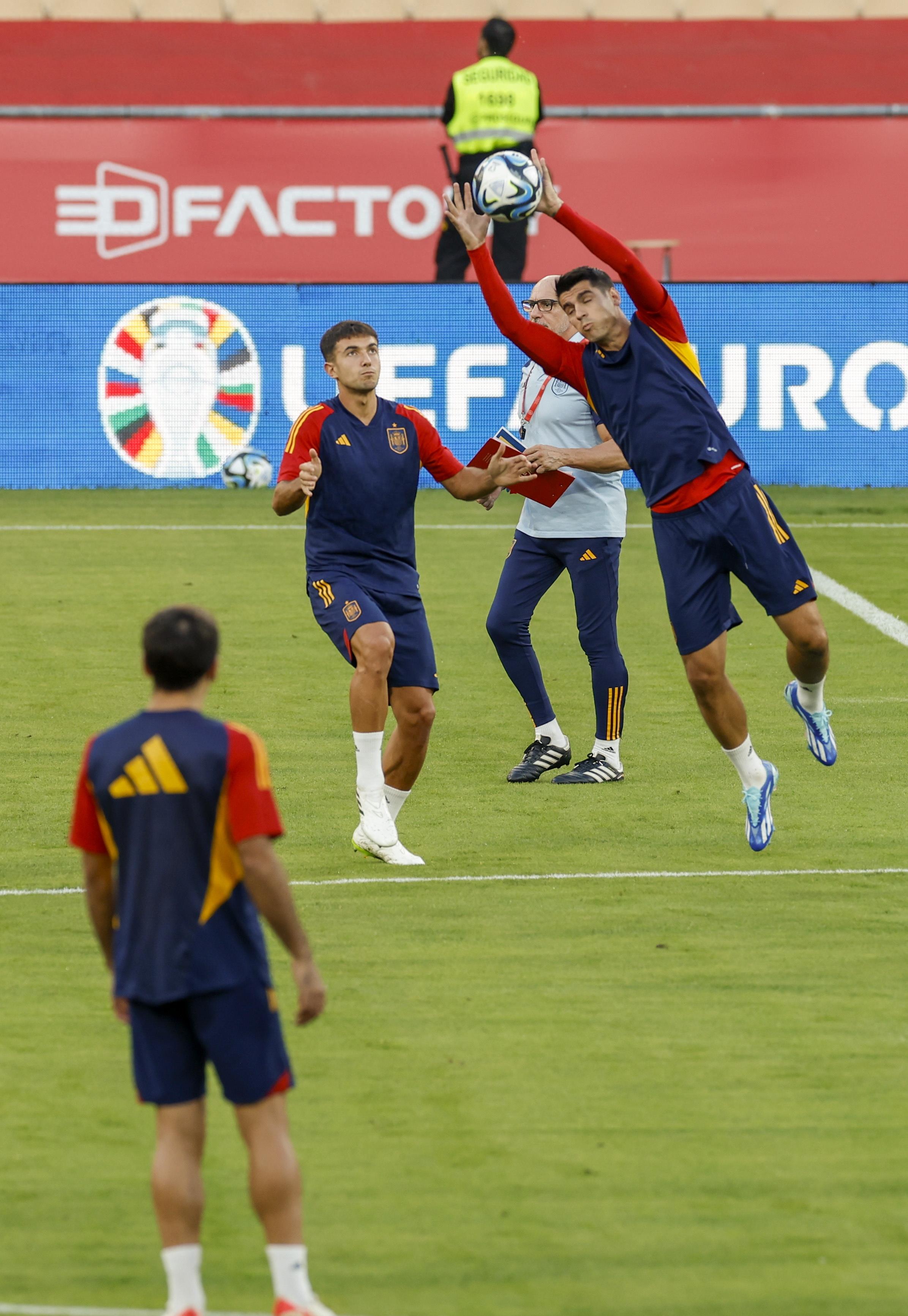 西班牙队积极备战欧洲足球锦标赛