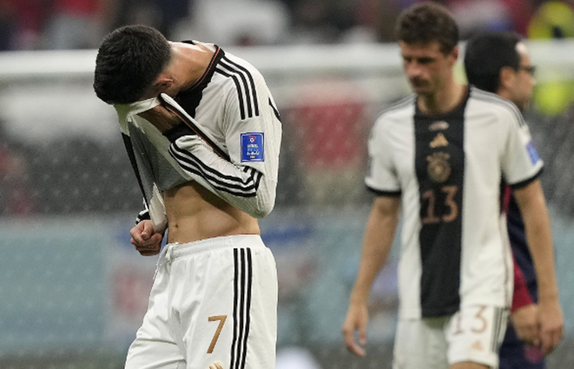 比利时队长受伤下场，影响球队表现的简单介绍