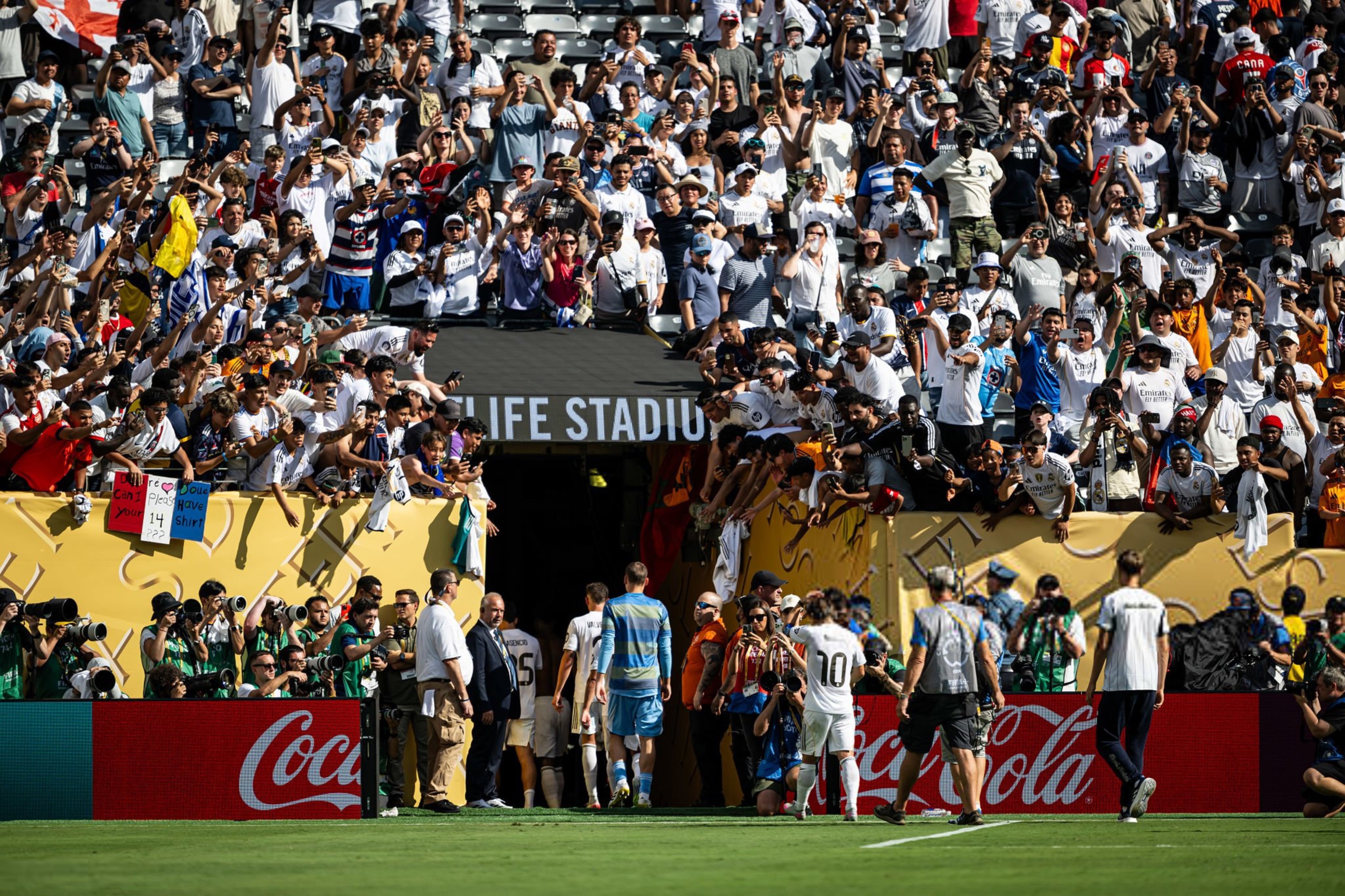 皇家马德里三连胜，客场-击败拜仁慕尼黑的简单介绍