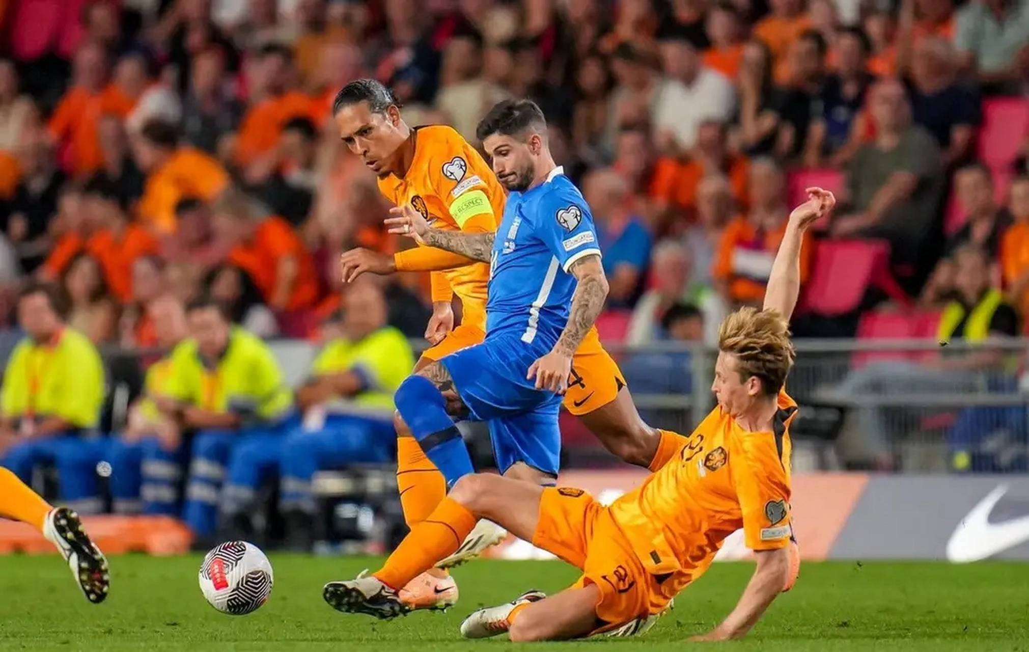 荷兰队在比赛中展现出色实力 荷兰队在比赛中展现出色实力