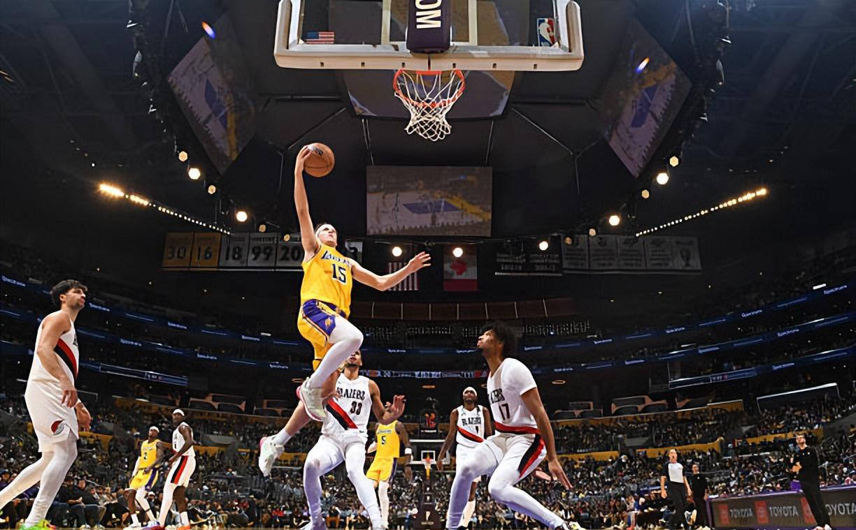 关于湖人新核心陷入伤病困扰,球队前景蒙上阴影的信息 关于湖人新核心陷入伤病困扰,球队前景蒙上阴影的信息