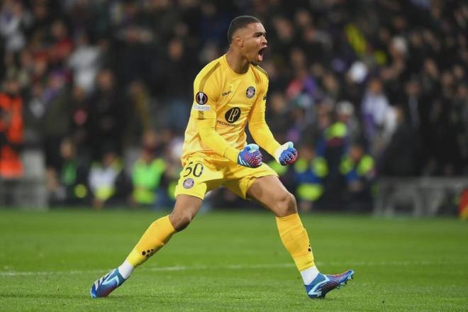 包含南特客场战胜图卢兹，提高积分的词条