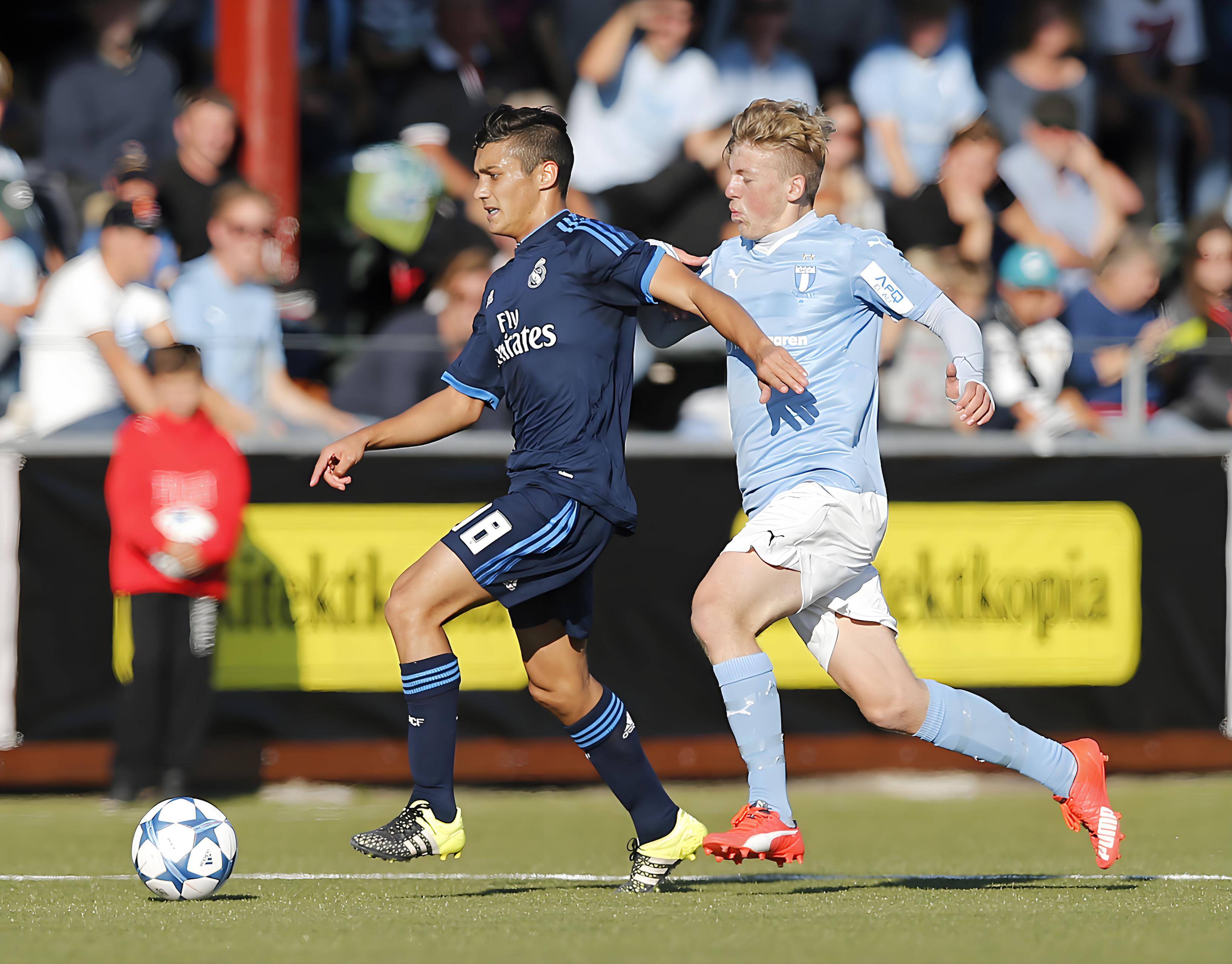 国内足球联赛实时报道：球队战术变化奏效，获胜利的简单介绍