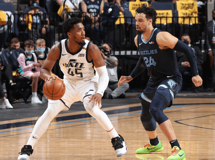 国王爆冷灰熊,萨姆·米切尔统治全场的简单介绍 国王爆冷灰熊,萨姆·米切尔统治全场的简单介绍