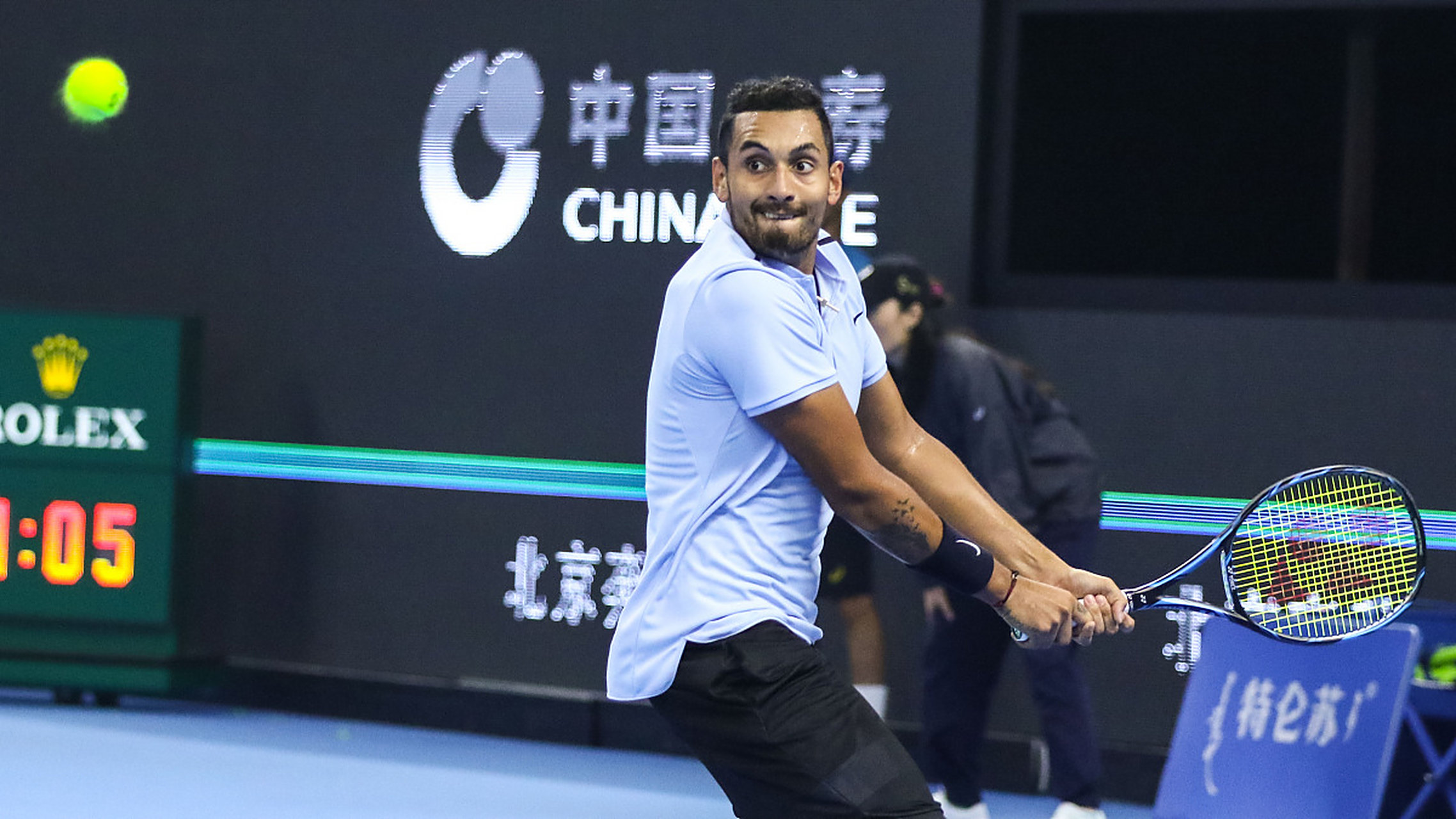 英国网球队爆冷澳大利亚网球队,克耶高斯爆发神勇的简单介绍 英国网球队爆冷澳大利亚网球队,克耶高斯爆发神勇的简单介绍