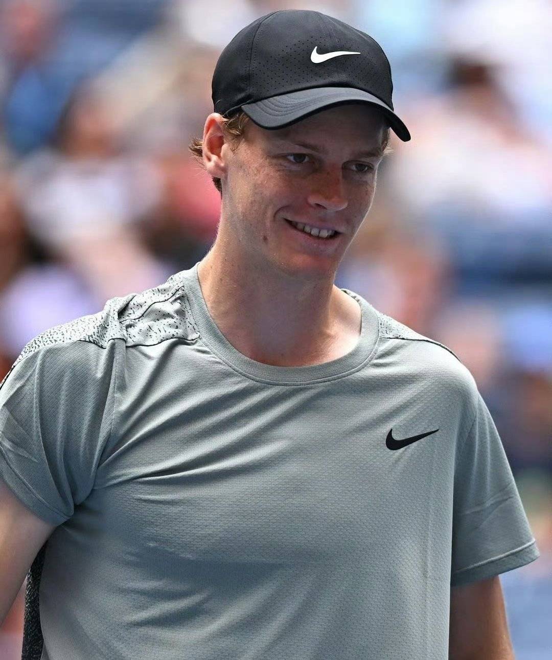 意大利网球队碾压澳大利亚网球队,克耶高斯制霸全场 意大利网球队碾压澳大利亚网球队,克耶高斯制霸全场