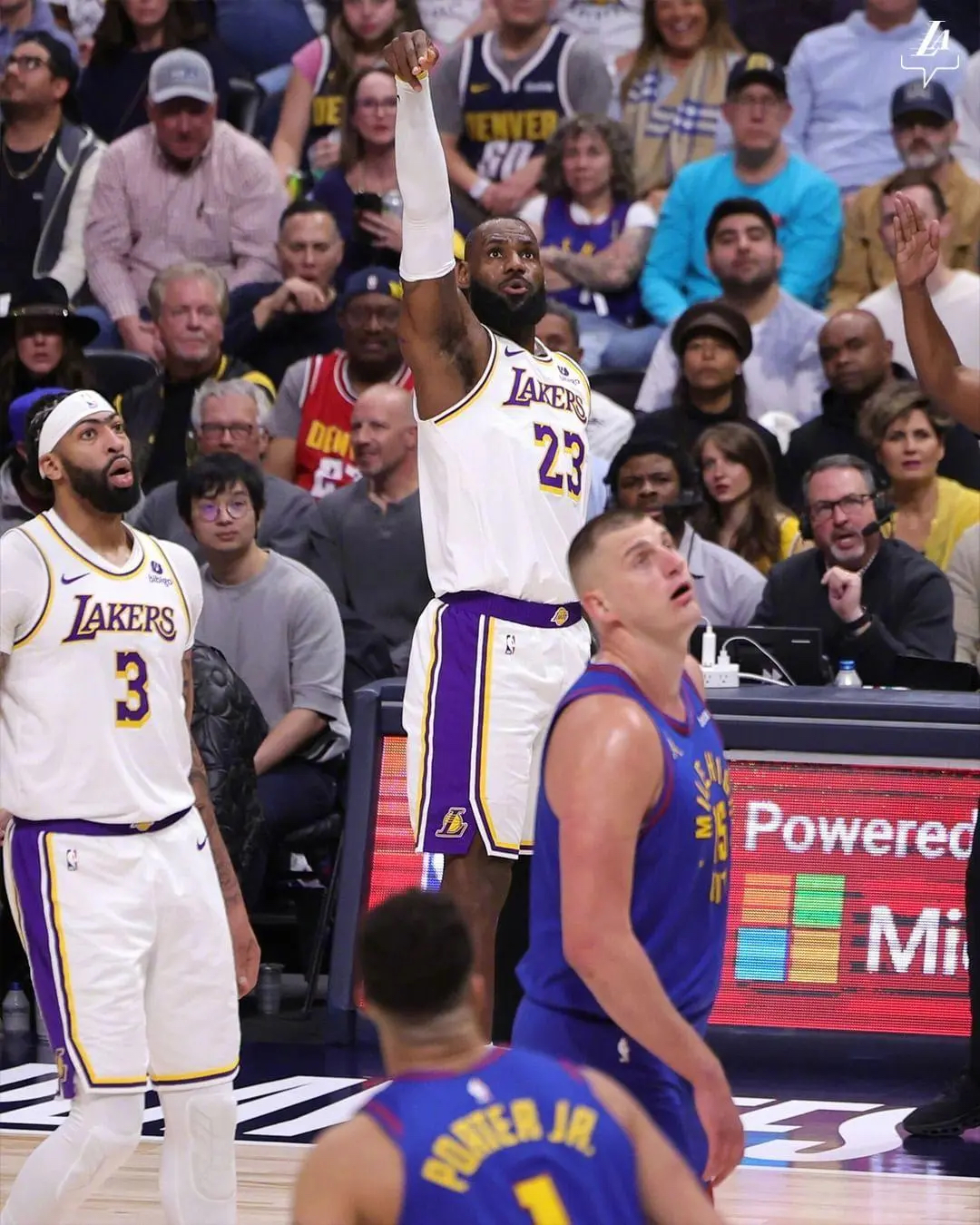 关于湖人碾压公牛，布拉德利惊艳世界的信息