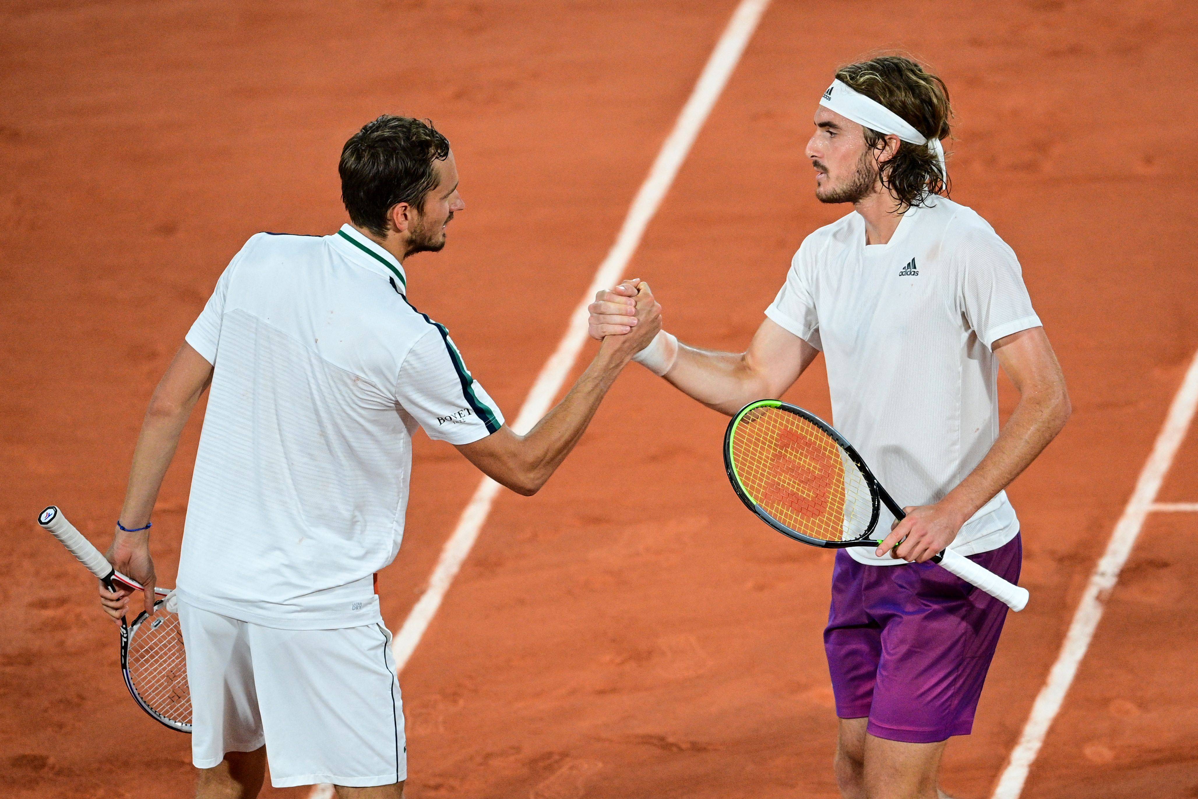 法网力克拉沃尔杯，西西帕斯惊艳四座