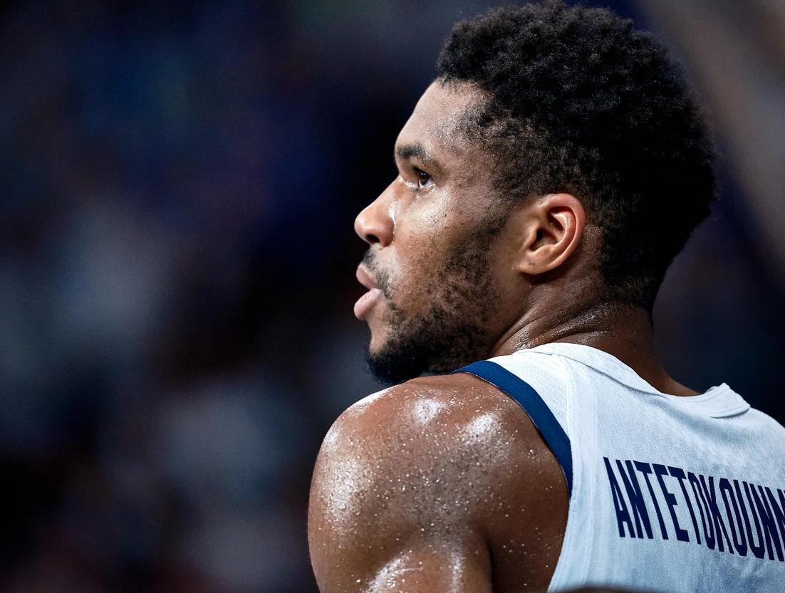 包含美国男篮血洗德国男篮，卡鲁索三分雨点燃全场的词条