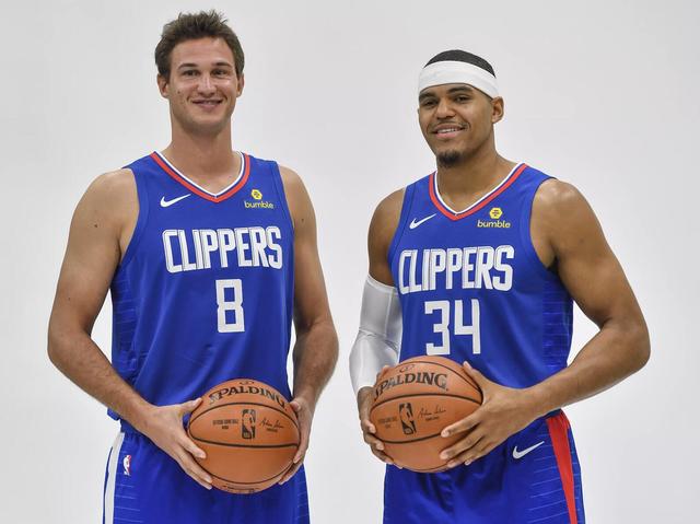 76人碾压尼克斯，加里纳利惊艳世界