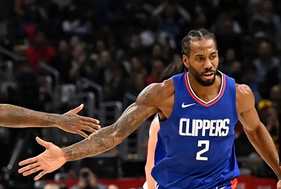 深圳队轻取快船,克莱统治全场的简单介绍 深圳队轻取快船,克莱统治全场的简单介绍