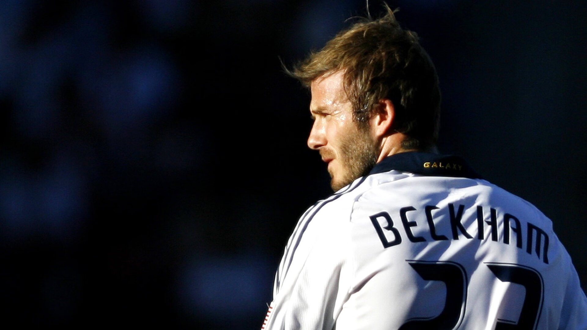 霍勒迪攻防一体主宰赛场，活塞力克太阳诠释团队篮球真谛